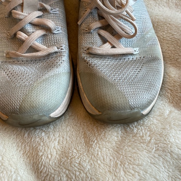 Nike womens metcon 3 flyknit lifting shoes echo pink/silver size 8 - Picture 2 of 7